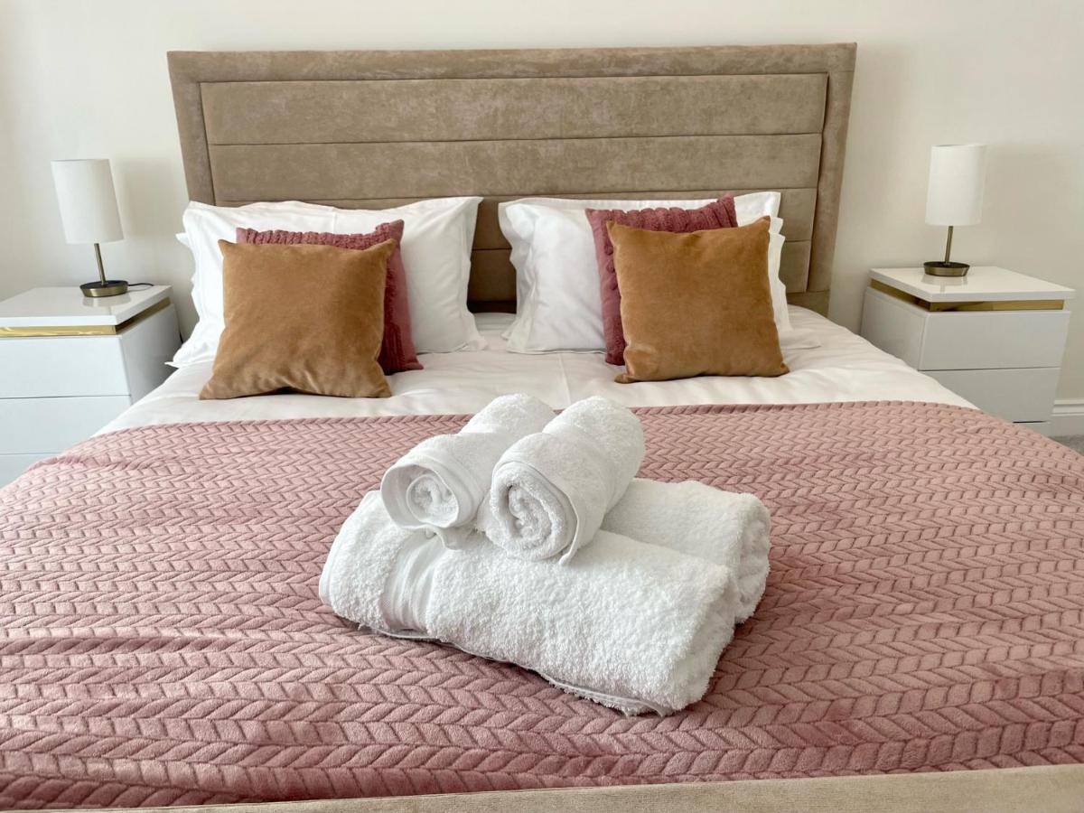 Exquisite Apartment, Stone Throw From The Beach Борнмут Экстерьер фото