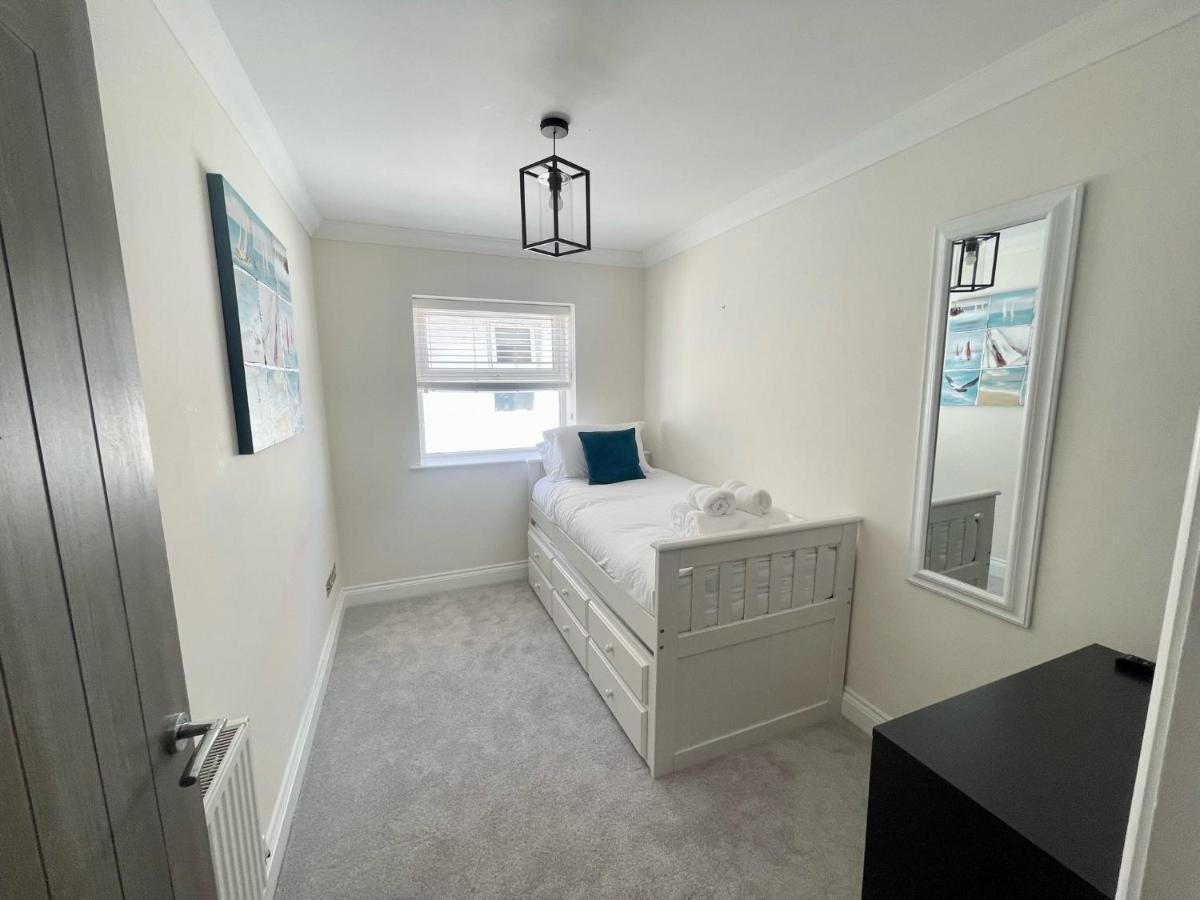 Exquisite Apartment, Stone Throw From The Beach Борнмут Экстерьер фото