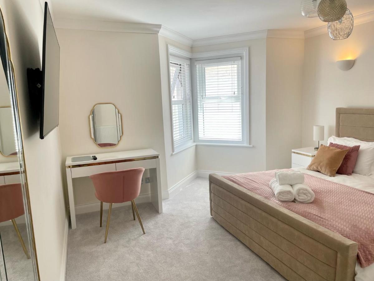 Exquisite Apartment, Stone Throw From The Beach Борнмут Экстерьер фото