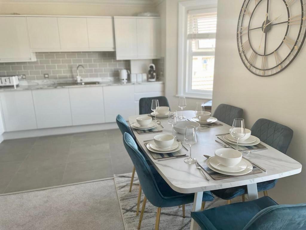 Exquisite Apartment, Stone Throw From The Beach Борнмут Экстерьер фото