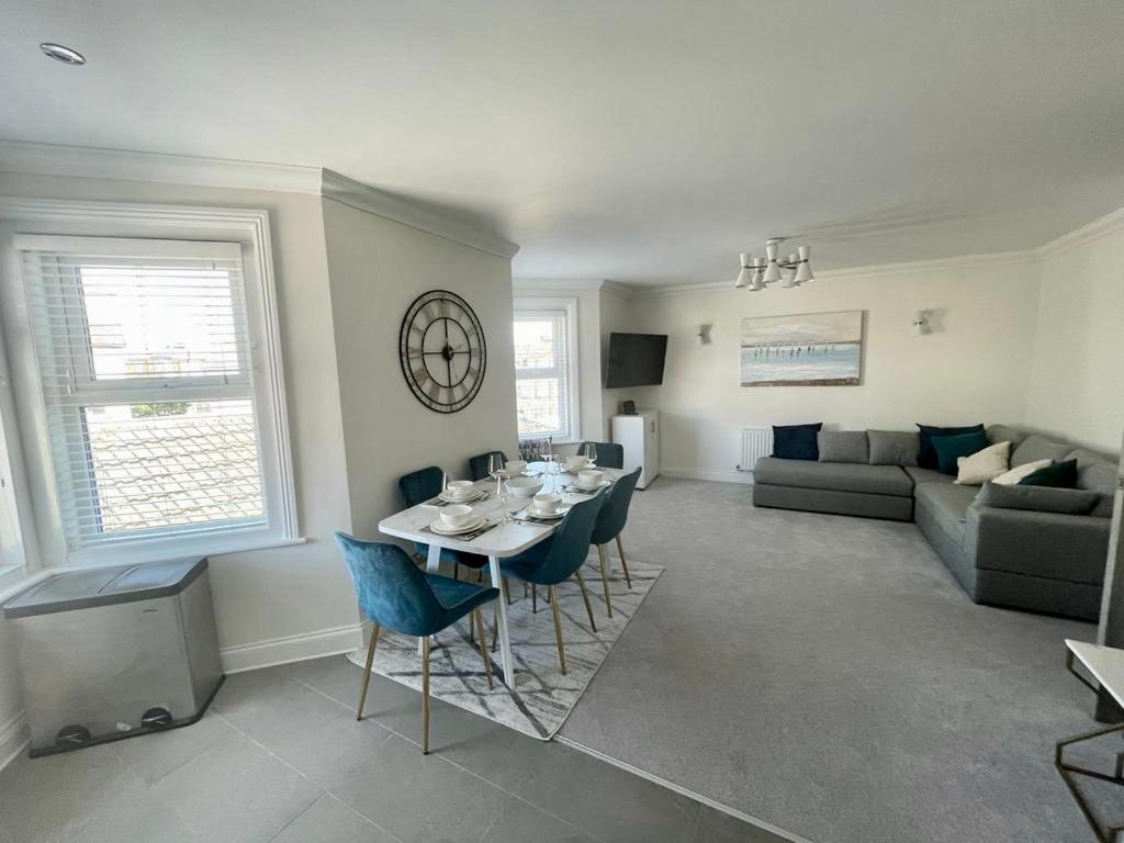 Exquisite Apartment, Stone Throw From The Beach Борнмут Экстерьер фото